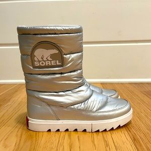 Sorel Silver Puffer Boots, Size 8